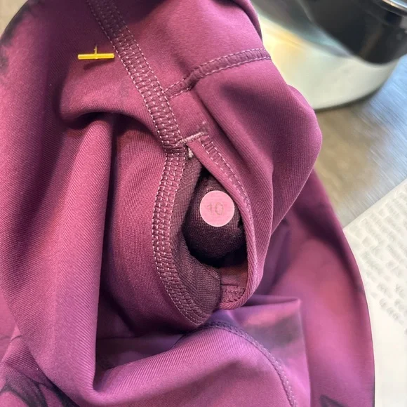 Lululemon Wunder Under Tie-dye Shibori Darkest Magenta Purple Black Leggings - Picture 7 of 7